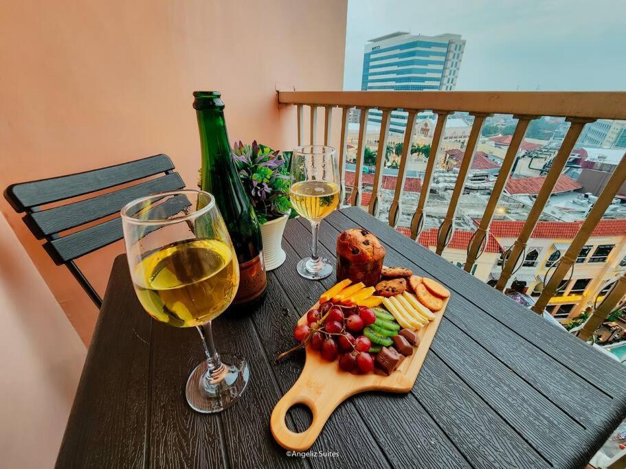 New Modern Venice Best View And Balcony, Fast Wifi At Mckinley Hill 1Br Interconnected To Venice Grand Canal Mall Manila Zewnętrze zdjęcie