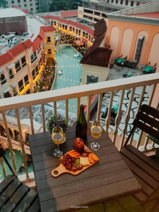 New Modern Venice Best View And Balcony, Fast Wifi At Mckinley Hill 1Br Interconnected To Venice Grand Canal Mall Manila Zewnętrze zdjęcie