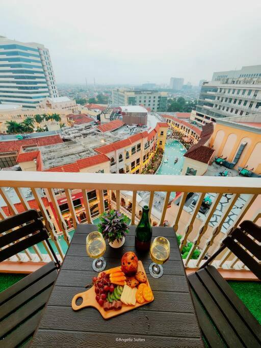 New Modern Venice Best View And Balcony, Fast Wifi At Mckinley Hill 1Br Interconnected To Venice Grand Canal Mall Manila Zewnętrze zdjęcie