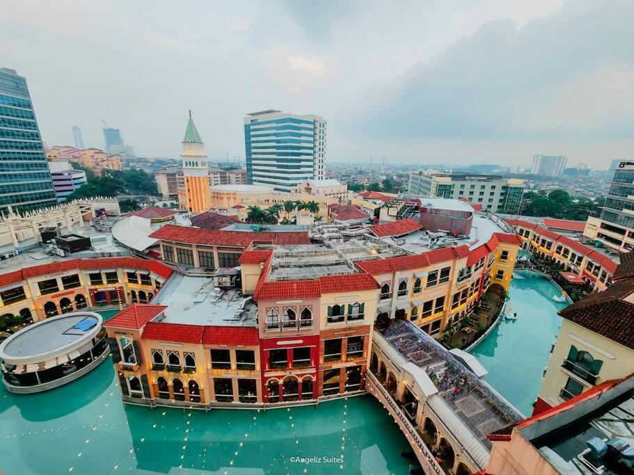 New Modern Venice Best View And Balcony, Fast Wifi At Mckinley Hill 1Br Interconnected To Venice Grand Canal Mall Manila Zewnętrze zdjęcie